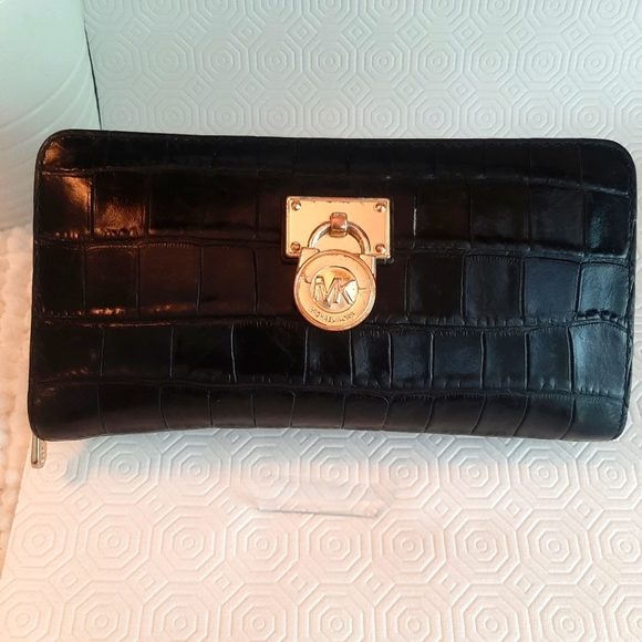 Michael  kors leather  wallet  Black/Gold - Picture 1 of 12